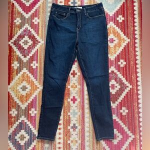 Signature Levi Strauss & Co Gold Label Totally Shaping High Rise Skinny Jeans